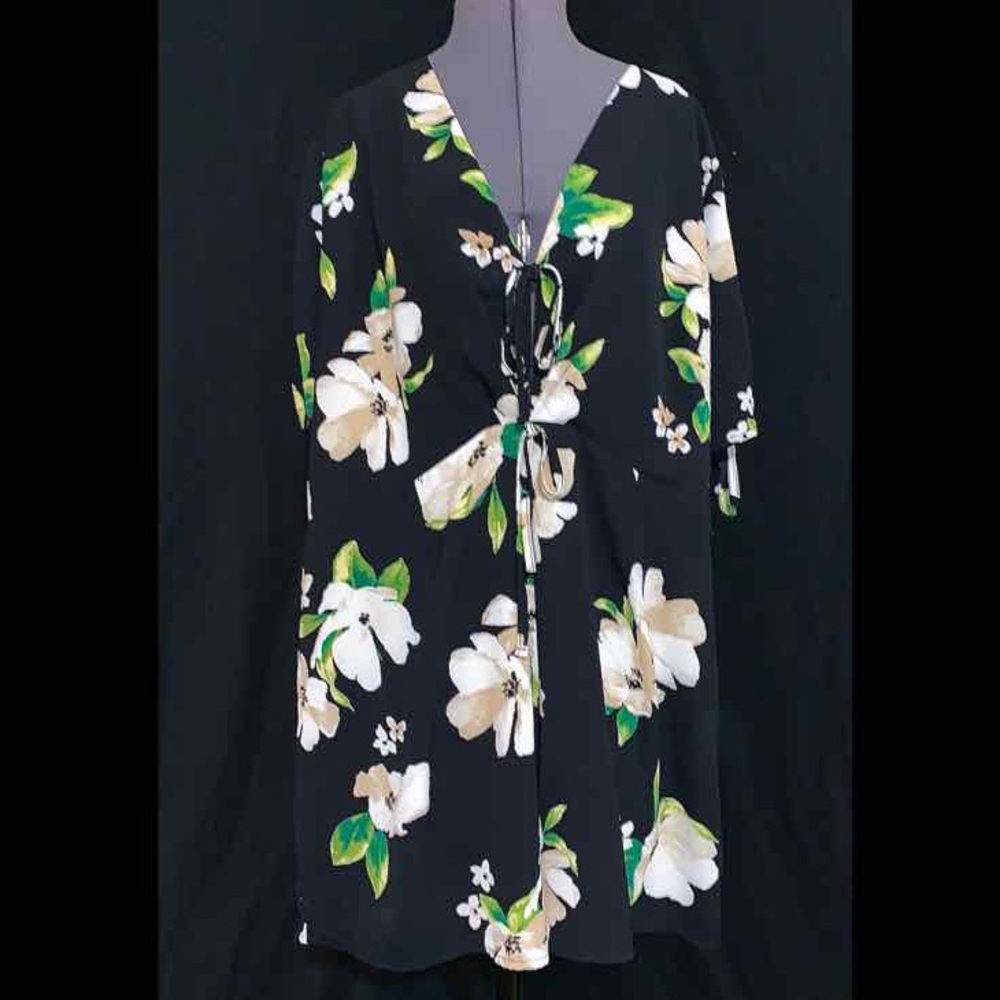 SUMMER 🌴 Black Floral Romper